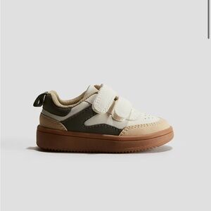 H&M Toddler Sneaker - Size 6